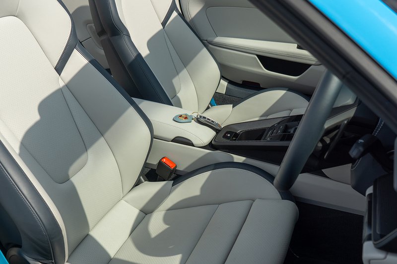 Porsche 911 T-Hybrid 992 Carrera GTS - U1692