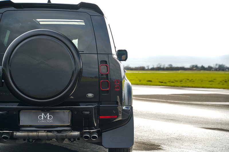 Land Rover Defender 110 P525 V8 - U1693
