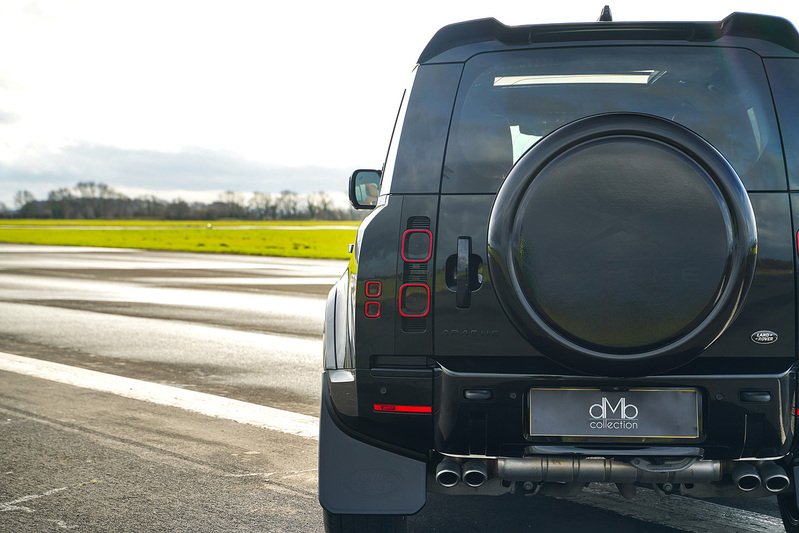 Land Rover Defender 110 P525 V8 - U1693