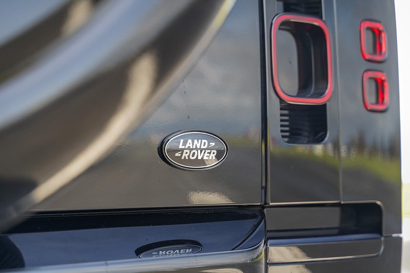 Land Rover Defender 110 P525 V8 - U1693