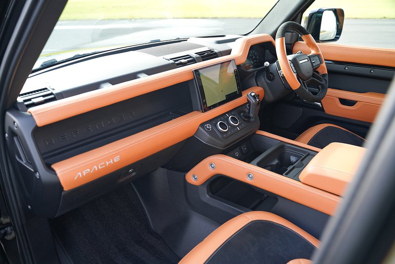 Land Rover Defender 110 P525 V8 - U1693