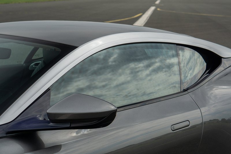 Aston Martin DB11 V12 - U1702