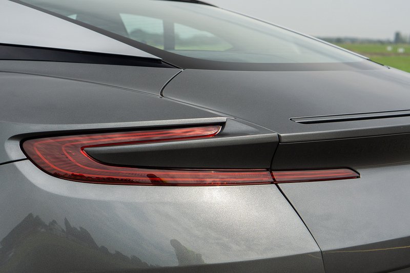Aston Martin DB11 V12 - U1702