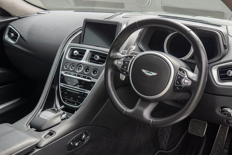 Aston Martin DB11 V12 - U1702