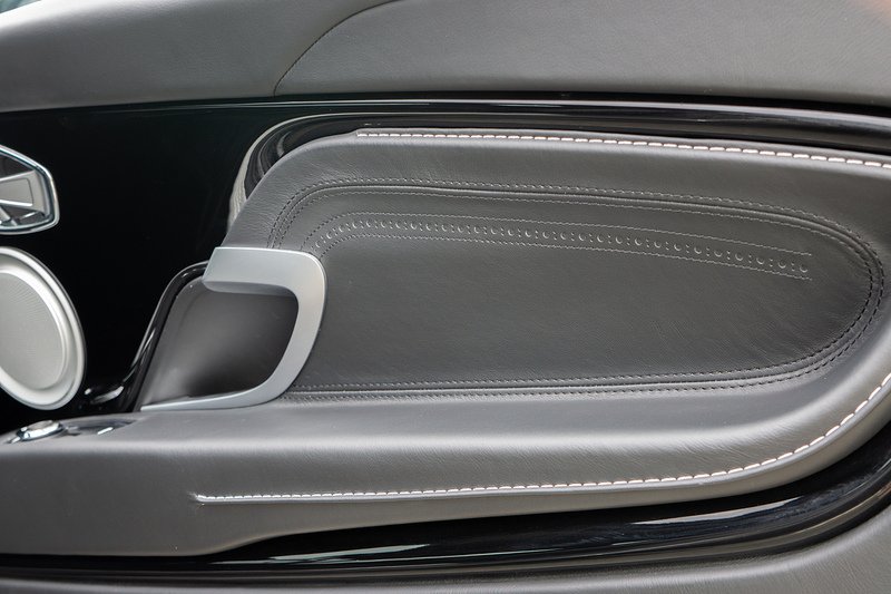 Aston Martin DB11 V12 - U1702
