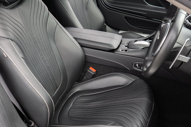 Aston Martin DB11 V12 - U1702