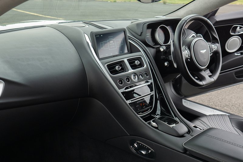 Aston Martin DB11 V12 - U1702