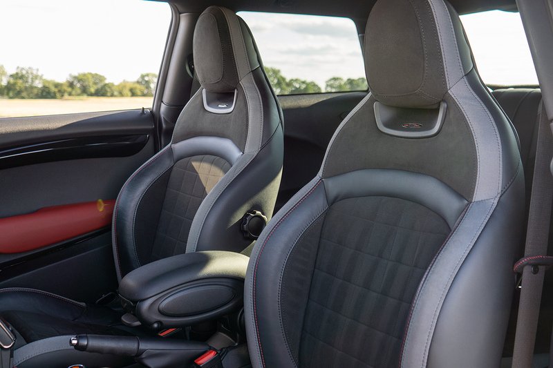 MINI Hatch John Cooper Works - U1708