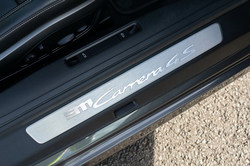 Porsche 911 T 992 Carrera 4S - U1712