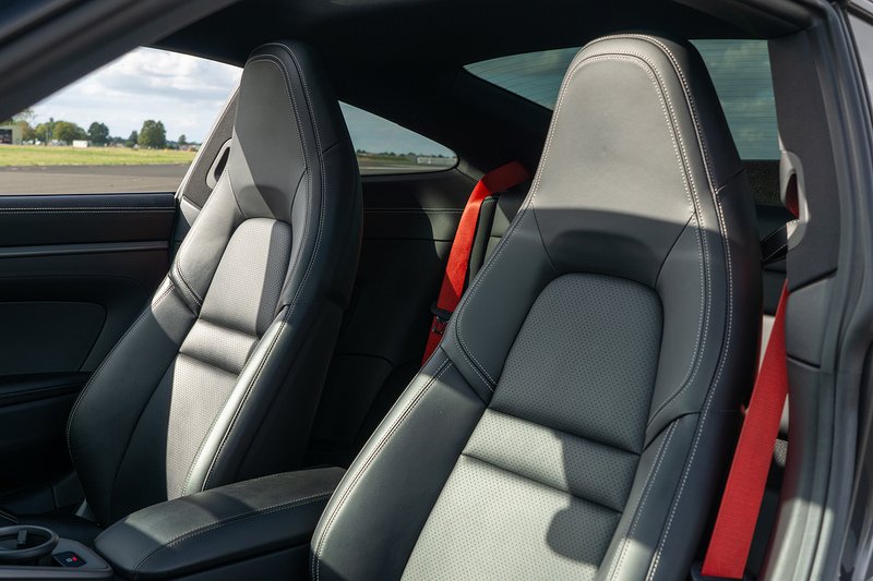 Porsche 911 T 992 Carrera 4S - U1712