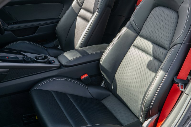Porsche 911 T 992 Carrera 4S - U1712