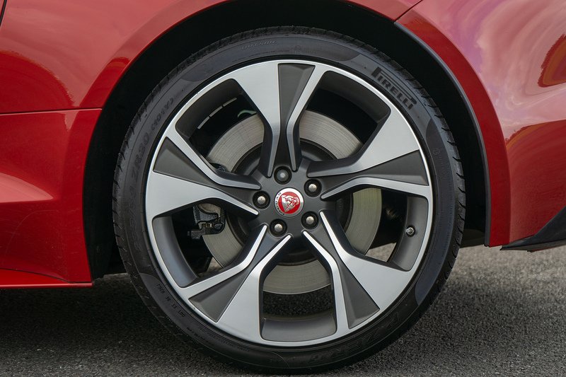 Jaguar F-Type V8 R-Dynamic - U1716