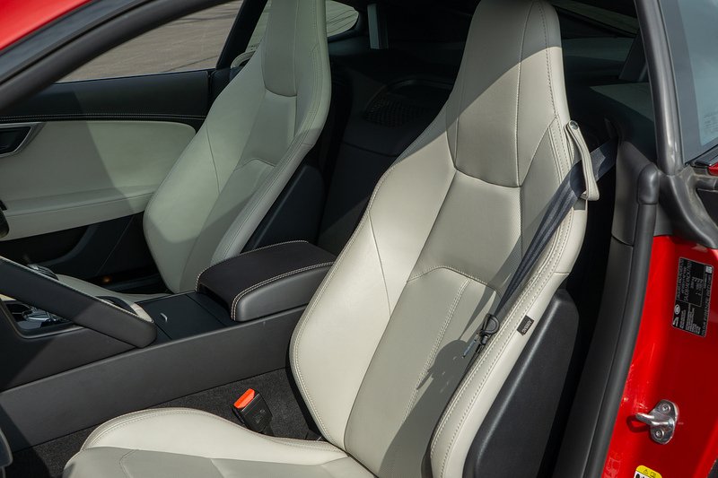 Jaguar F-Type V8 R-Dynamic - U1716