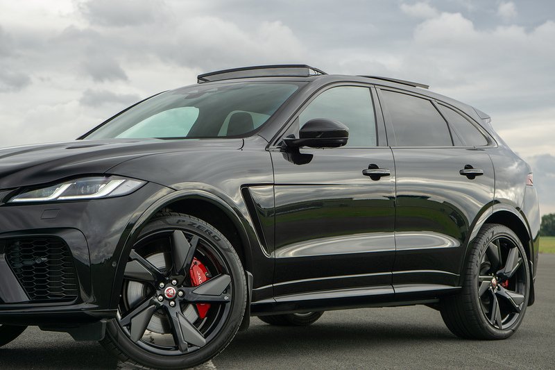 Jaguar F-PACE P550 V8 SVR - U1718