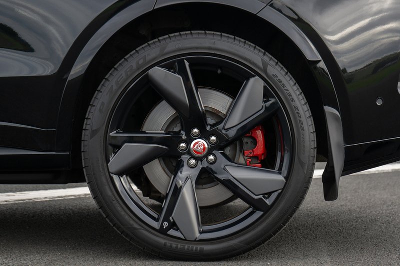 Jaguar F-PACE P550 V8 SVR - U1718