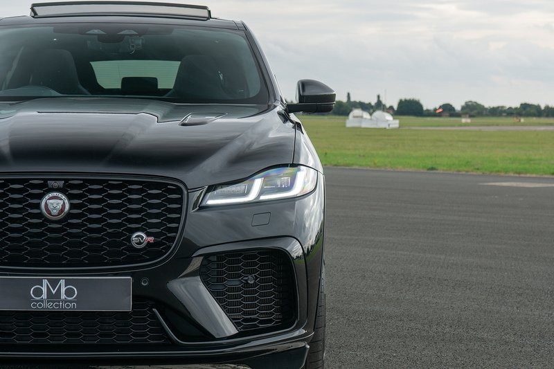 Jaguar F-PACE P550 V8 SVR - U1718