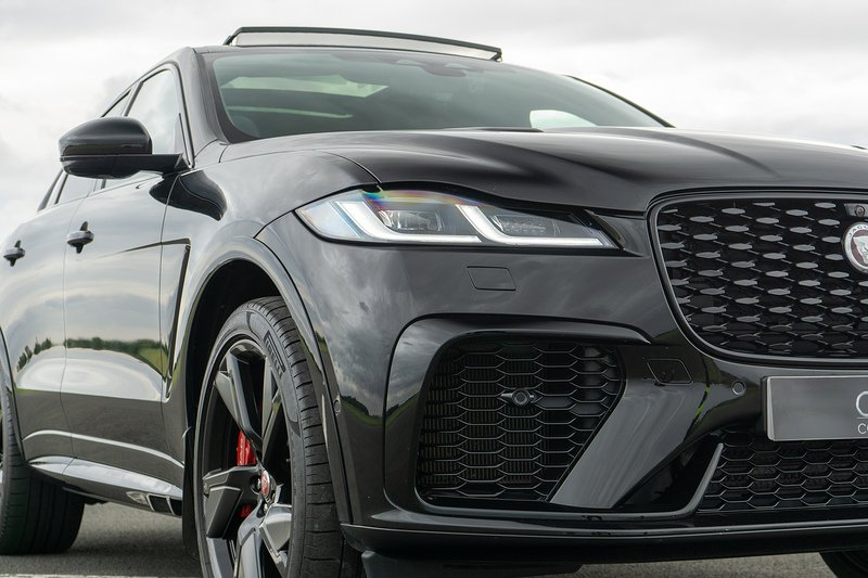 Jaguar F-PACE P550 V8 SVR - U1718