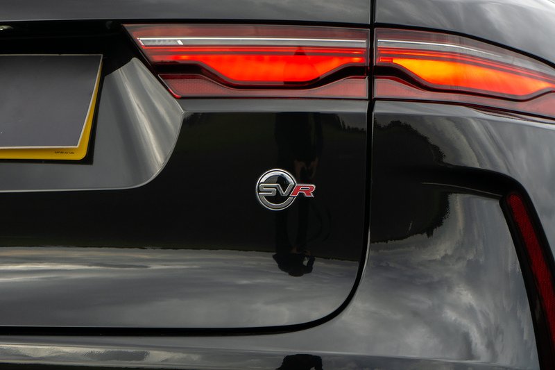 Jaguar F-PACE P550 V8 SVR - U1718