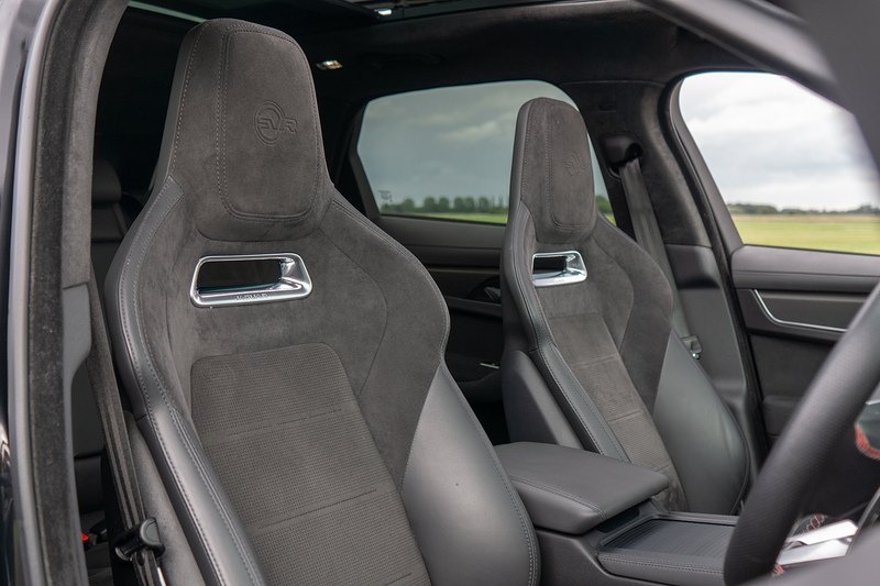 Jaguar F-PACE P550 V8 SVR - U1718