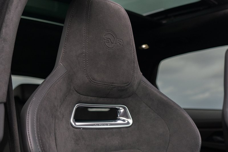 Jaguar F-PACE P550 V8 SVR - U1718