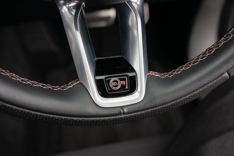 Jaguar F-PACE P550 V8 SVR - U1718