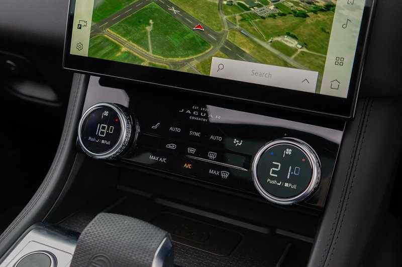 Jaguar F-PACE P550 V8 SVR - U1718