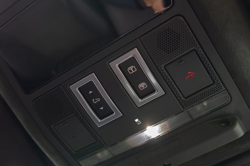 Jaguar F-PACE P550 V8 SVR - U1718