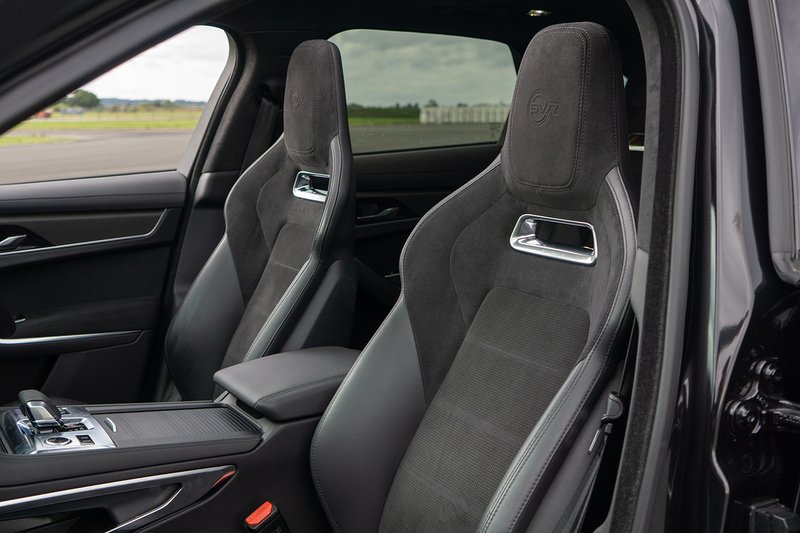 Jaguar F-PACE P550 V8 SVR - U1718