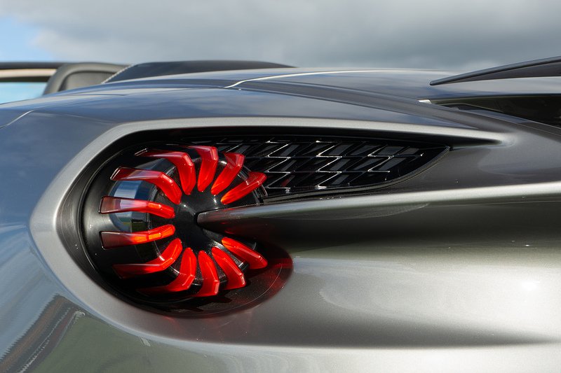 Aston Martin Vanquish V12 Zagato Volante - U1723