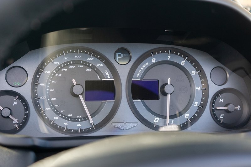 Aston Martin Vanquish V12 Zagato Volante - U1723