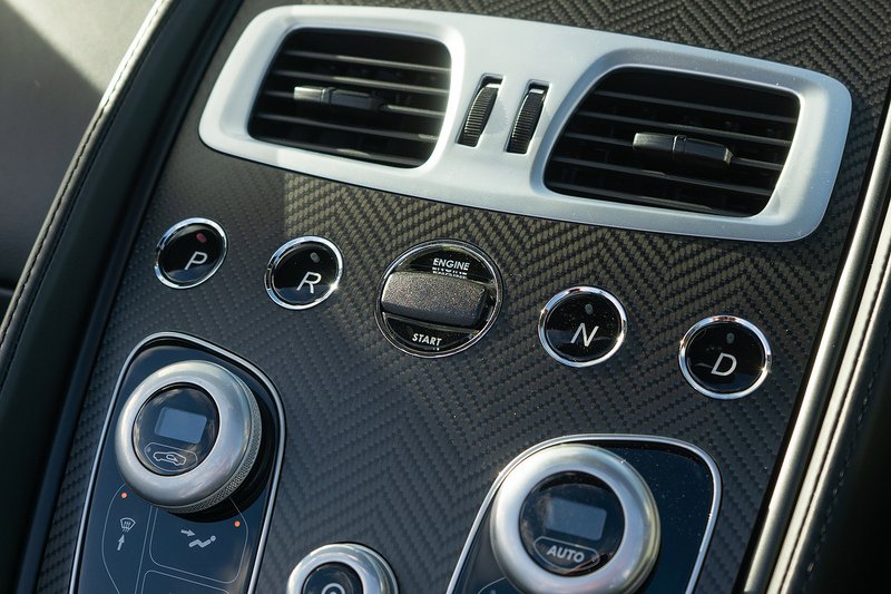 Aston Martin Vanquish V12 Zagato Volante - U1723