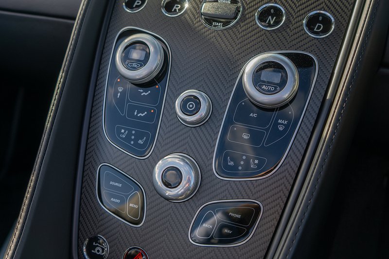 Aston Martin Vanquish V12 Zagato Volante - U1723