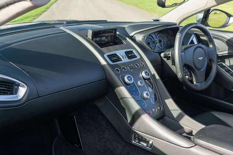 Aston Martin Vanquish V12 Zagato Volante - U1723