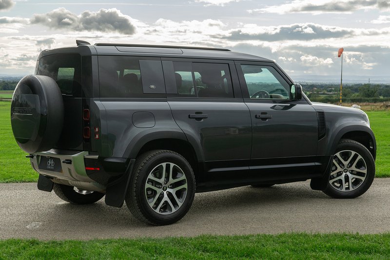 Land Rover Defender 110 D300 MHEV HSE - U1726