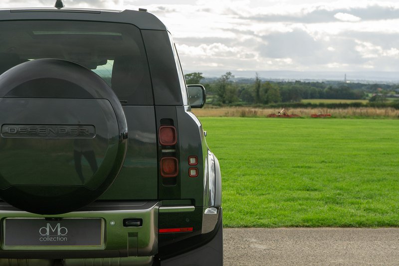 Land Rover Defender 110 D300 MHEV HSE - U1726