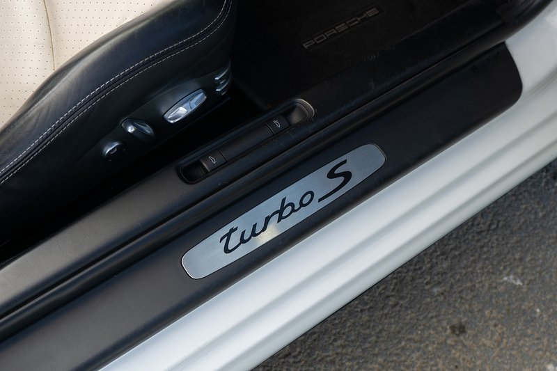 Porsche 911 997 Turbo S - U1728