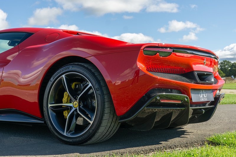 Ferrari 296 GTB T V6 - U1730
