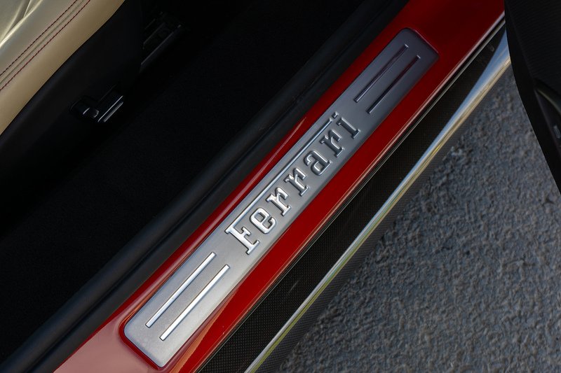 Ferrari 296 GTB T V6 - U1730