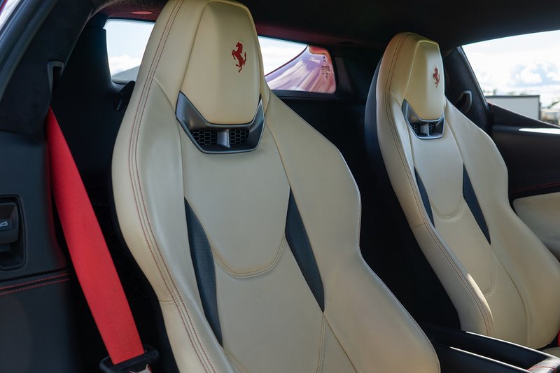 Ferrari 296 GTB T V6 - U1730
