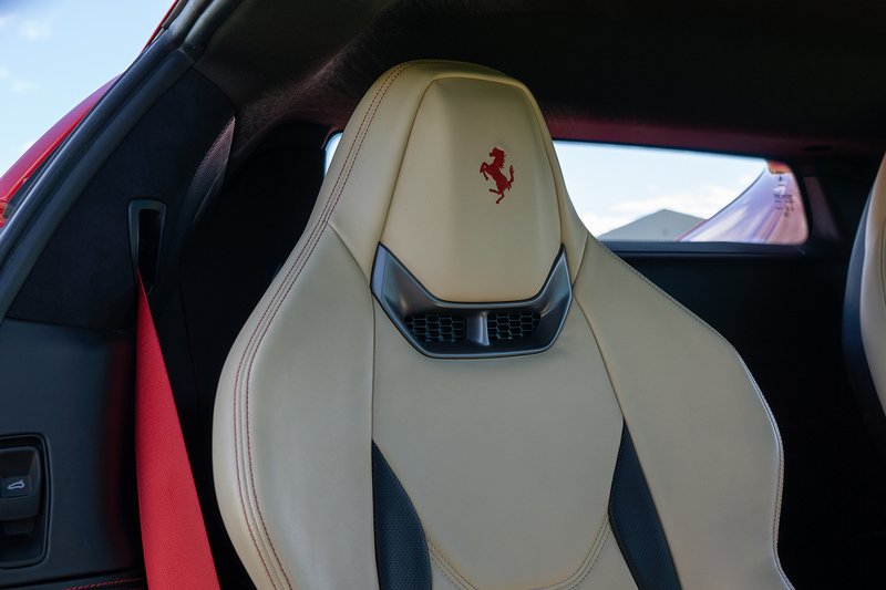 Ferrari 296 GTB T V6 - U1730