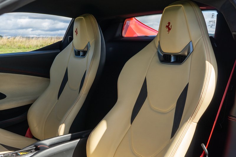 Ferrari 296 GTB T V6 - U1730