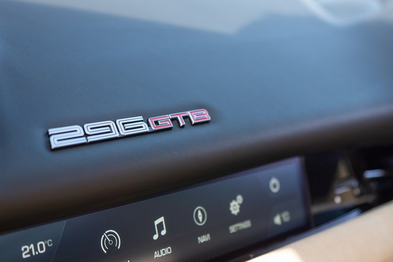 Ferrari 296 GTB T V6 - U1730