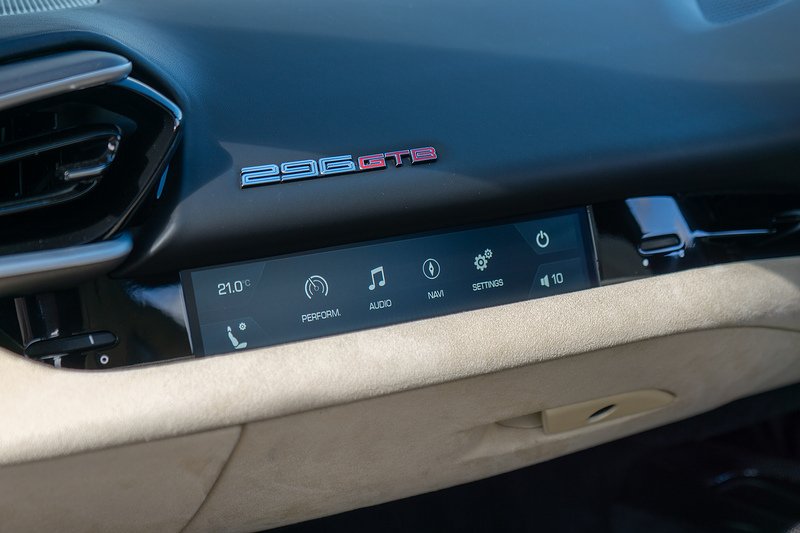 Ferrari 296 GTB T V6 - U1730