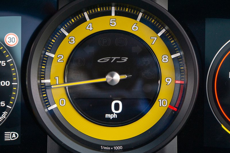 Porsche 911 992 GT3 Touring - U1737