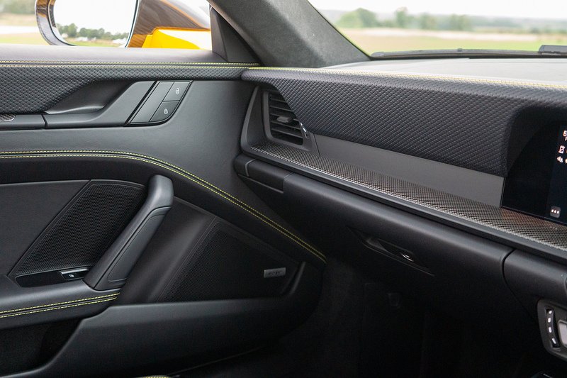 Porsche 911 992 GT3 Touring - U1737