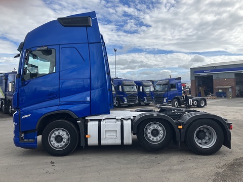 One Used Volvo FH 460bhp 6x2 Globetrotter XL tractor unit 12.8 2dr Tractor Unit I-Shift Diesel