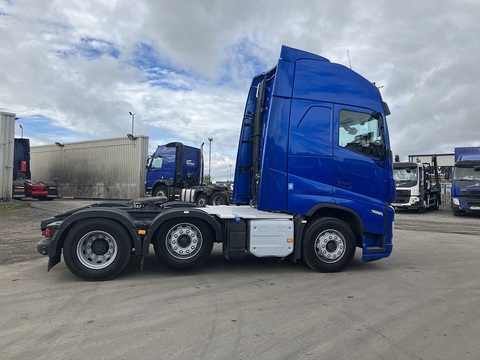 One Used Volvo FH 460bhp 6x2 Globetrotter XL tractor unit 12.8 2dr Tractor Unit I-Shift Diesel