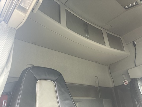 One Used Volvo FH 460bhp 6x2 Globetrotter XL tractor unit 12.8 2dr Tractor Unit I-Shift Diesel