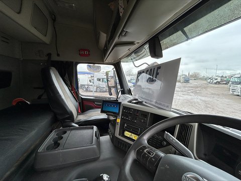 One Used Volvo FM 430bh 8x4 rigid 0.0 2dr Tipper I-Shift Diesel