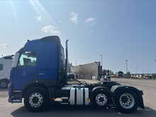 Volvo FM 450bhp 6x2 tractor